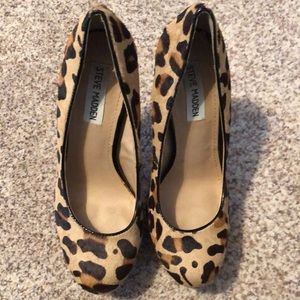 Size 8 Leopard print Steve Madden heels